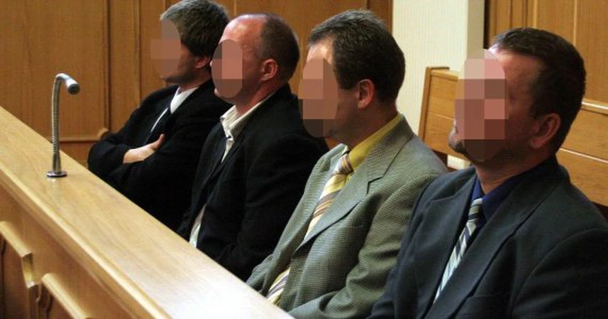 Będzie ponowny proces policjantów, którzy 9 lat temu, zatrzymując samochód w Poznaniu zabili niewinną osobę, a drugą ciężko ranili. Sąd Najwyższy uchylił wyrok uniewinniający czterech funkcjonariuszy.