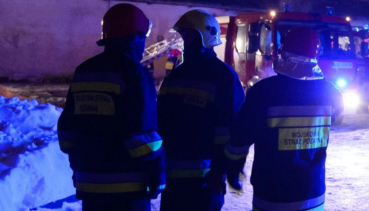 W Bydgoszczy spadł dach nad sztucznym lodowiskiem przy ulicy Modrakowej. Na szczęście nikomu nic się nie stało. Informację o tym wydarzeniu otrzymaliśmy na Gorącą Linię RMF FM.