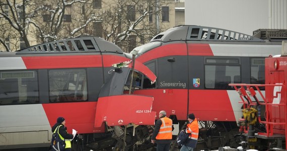 41 osób zostało rannych w czołowym zderzeniu pociągów podmiejskich w Wiedniu. Stan pięciu pasażerów jest ciężki. Według austriackich kolei składy znalazły się na jednym torze przez awarię zwrotnicy. Do kolizji składów linii S45 doszło o godzinie 8.45 w dzielnicy Penzing.
