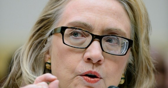 Na przesłuchaniach przed Komisją Spraw Zagranicznych Senatu sekretarz stanu Hillary Clinton potwierdziła, że bierze na siebie odpowiedzialność za to, co stało się w rezultacie ataku islamistów na konsulat w Bengazi 11 września ubiegłego roku. W ataku zginął ambasador USA w Libii Chris Stevens i dwaj jego współpracownicy.