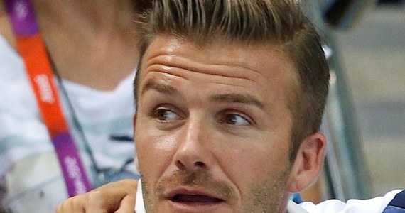 David Beckham podpisał kontrakt z Paris Saint Germain. Według BBC, wcześniej angielski pomocnik miał był widziany w jednym z paryskich szpitali, gdzie podobno przechodził testy medyczne. We wtorek pojawiła się wiadomość, że Beckham trenuje z Arsenalem Londyn. Potwierdził to szkoleniowiec "Kanonierów" Arsene Wenger, ale jednocześnie zaznaczył, że klub nie podpisze z nim kontraktu.