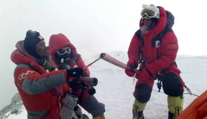 Ogień olimpijski dotarł na Mount Everest!