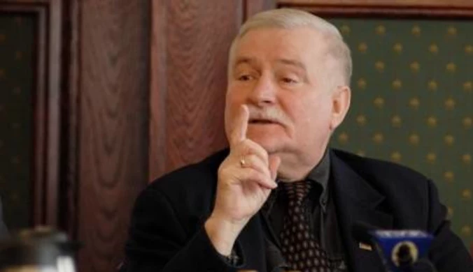 "Wałęsa usiłuje okłamać publiczność"