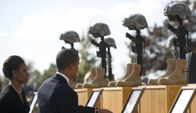 Ceremonia żalobna ku czci ofiar masakry w Fort Hood