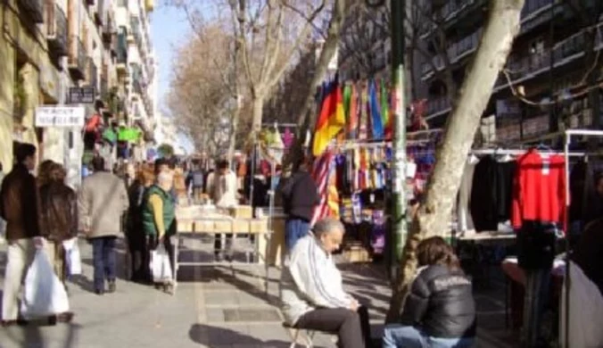 Chwile grozy w Madrycie: Kierowca wjechał w targ