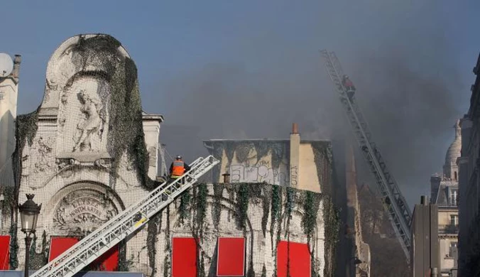 Pożar strawił legendarną salę koncertową w Paryżu