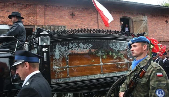 Białoruska TV skrytykowała Polskę w relacji z pogrzebu Leppera