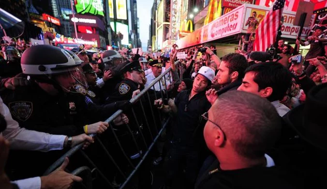 USA: Tysiące ludzi demonstrowały na Times Square