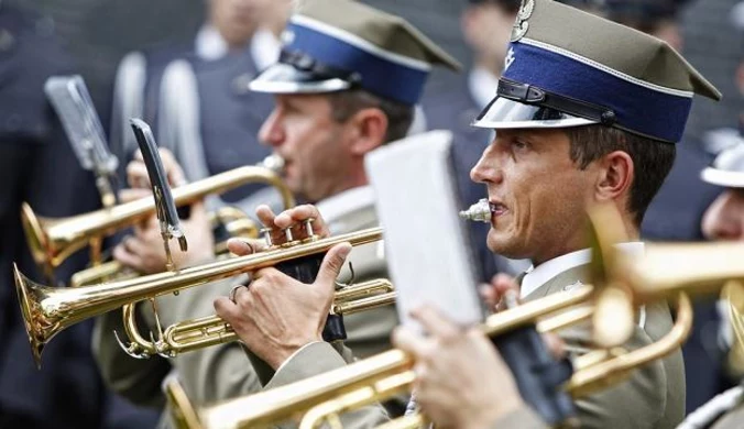 Wojskowa orkiestra tylko dla Komorowskiego