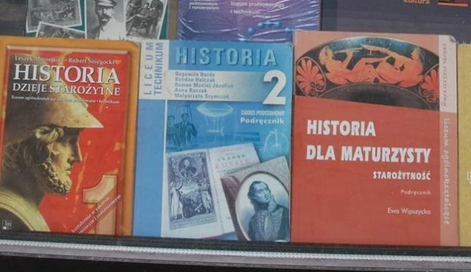 Spór o lekcje historii. "Drastyczne ograniczenie edukacji"