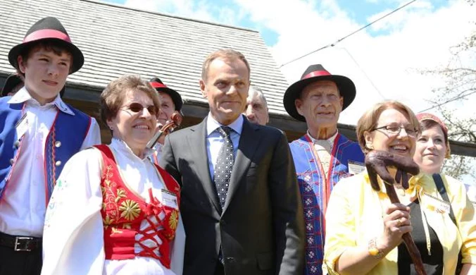 Tusk do kanadyjskich Kaszubów: "Czuję się tu jak u siebie w domu"