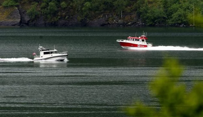 Konsul: Odnaleziono wywróconą łódź Polaków, nie żyje jedna osoba