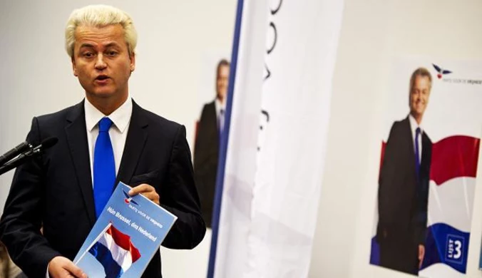 Antyimigracyjna partia Geerta Wildersa za wyjściem z UE