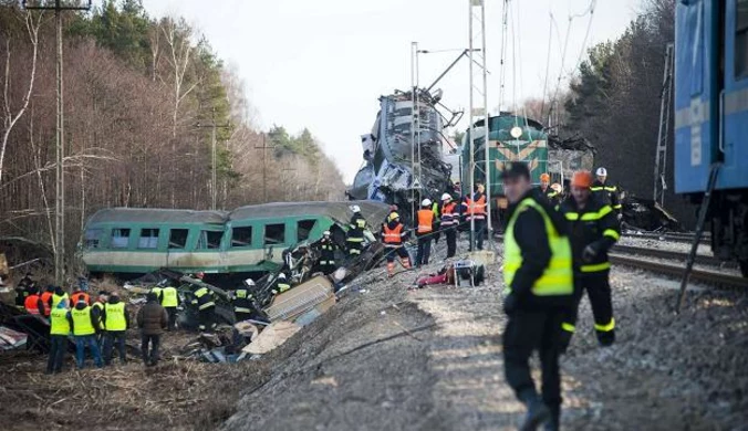 174 wypadki w 3 miesiące. Niebezpieczne pociągi