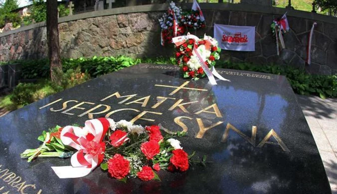 Związek Polaków oburzony zbezczeszczeniem mauzoleum Piłsudskiego