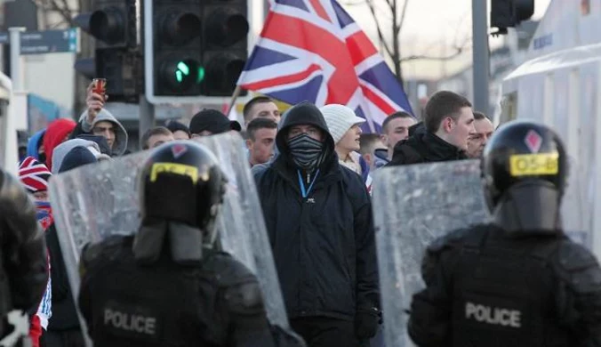 29 policjantów rannych w starciach katolików z protestantami