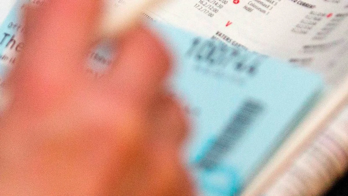 Na rok przed rozpoczęciem 22. Zimowych Igrzysk Olimpijskich w Soczi rusza sprzedaż biletów na wszystkie zawody. Ich ceny, zatwierdzone przez Międynarodowy Komitet Olimpijski (MKOl), do ostatniej chwili są utrzymywane w tajemnicy. Wejściówki mają być dostępne dla wszystkich i kosztować tyle, ile podczas poprzednich igrzysk. W przypadku niektórych dyscyplin ich cena będzie nawet mniejsza.