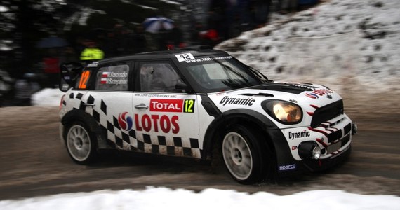 Dziewięciokrotny mistrz świata Sebastian Loeb ruszy z numerem 1 na trasę Rajdu Szwecji. Na liście startowej znajduje się trzech polskich kierowców - wśród nich jest Michał Kościuszko, który znów pojawi się w Mini WRC. Dziś wieczorem pierwszy odcinek specjalny.