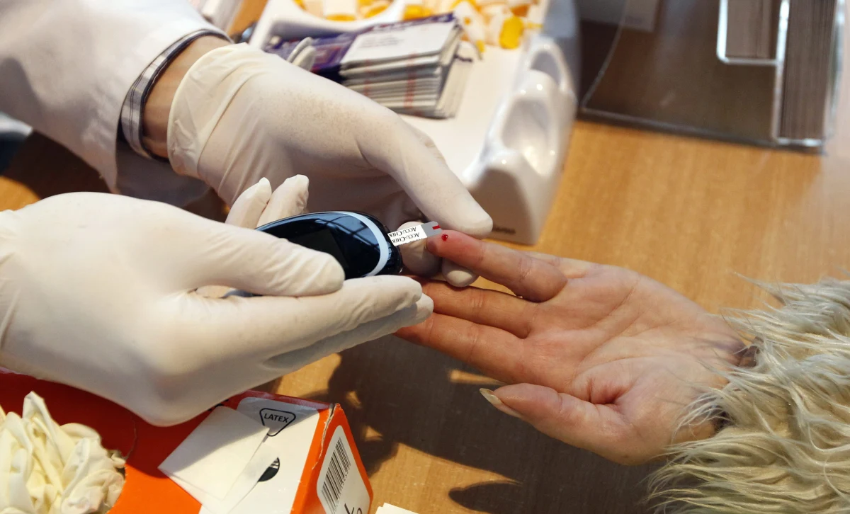 Napoje typu "light" zawierające słodziki powodują większe ryzyko zachorowań na cukrzycę, niż te, które zawierają cukier. Taki obraz wyłania się z badań opublikowanych przez naukowców z renomowanego francuskiego Państwowego Instytutu Zdrowia i Poszukiwań Medycznych.