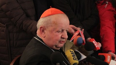 Kard. Dziwisz: Jan Paweł II mówił, że z krzyża się nie schodzi