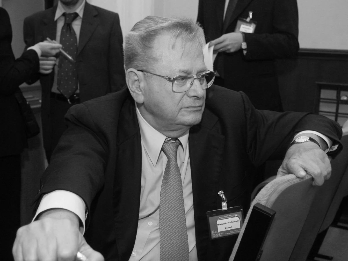 Dziś rano zmarł Aleksander Gudzowaty. Był biznesmenem, prezesem Bartimpeksu - spółki działającej na rynku gazowym, jednym z najbogatszych Polaków przełomu XX i XXI wieku. Miał 75 lat. Od wielu lat był poważnie chory. 