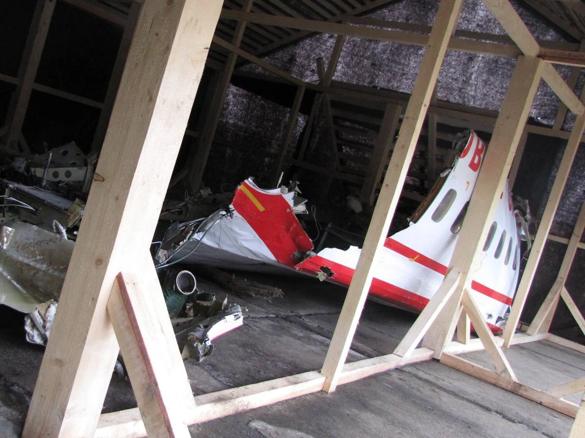 Do końca lutego prokuratura zakończy ponowne badanie genetyczne materiału zabezpieczonego w Rosji przed pogrzebem Tomasza Merty, jednej z ofiar katastrofy smoleńskiej - dowiedział się reporter RMF FM Krzysztof Zasada. Jeśli biegli z krakowskiego Instytutu Ekspertyz Sądowych wykryją błędy w próbkach DNA przypisanych do byłego wiceministra kultury, jego ciało prawdopodobnie zostanie ekshumowane.