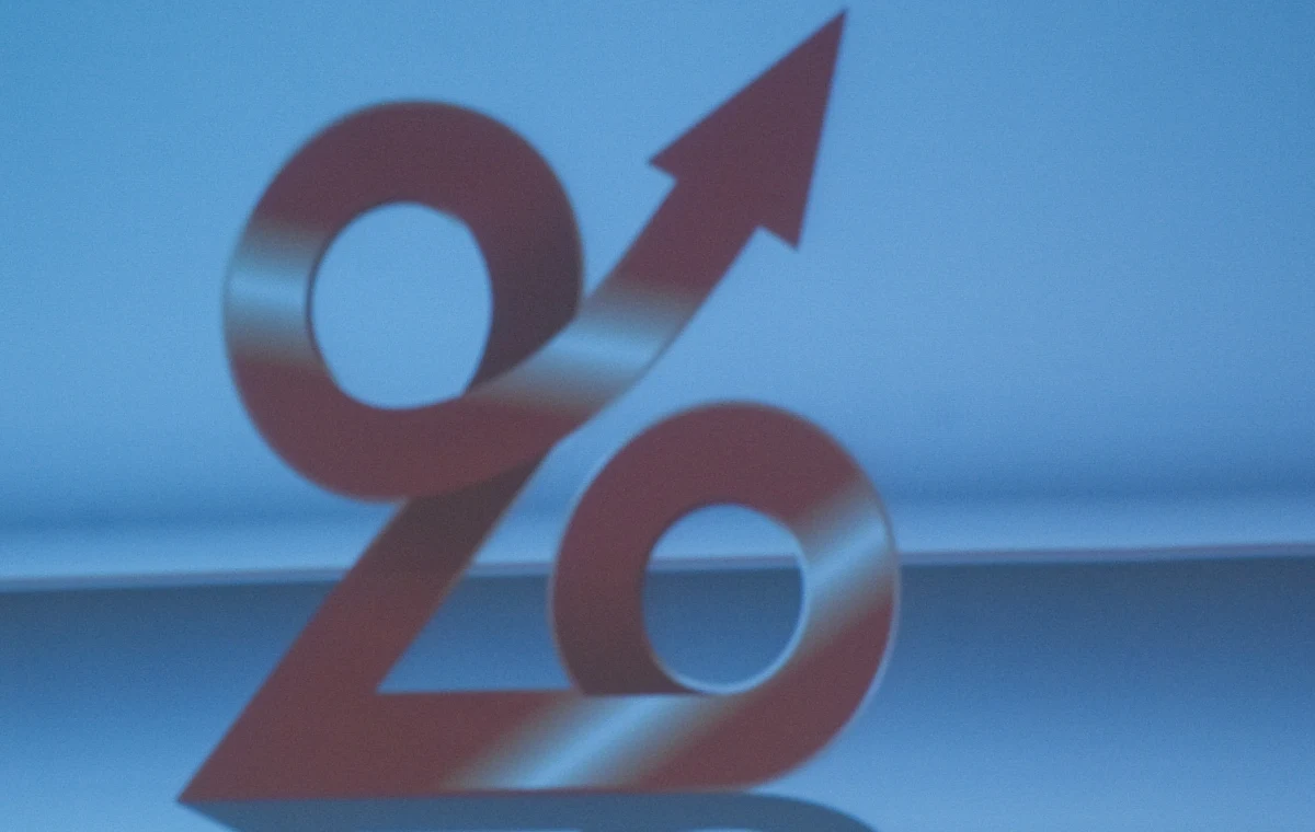 Polska gospodarka wreszcie pozytywnie zaskoczyła. W styczniu produkcja przemysłowa wzrosła o 0,3 procent. To niewielki skok, ale ekonomiści spodziewali się silnego, bo aż 3,5-procentowego spadku. 