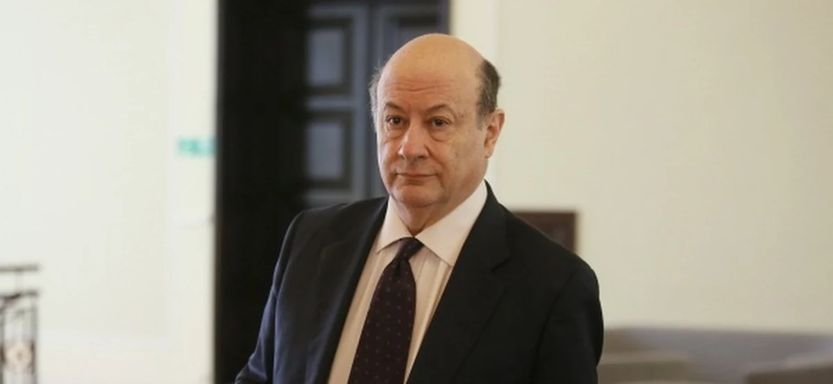 Minister Finansów Jacek Rostowski bierze pełną odpowiedzialność za sprawy finansowe i gospodarcze w Polsce. Premier Donald Tusk wybrał go na wicepremiera. Ma to pokazać, że rząd będzie się teraz głównie skupiał na ekonomii. Problem tylko w tym, że w sprawach ekonomicznych Jacek Rostowski popełniał wiele błędów. 