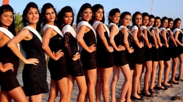 Hinduski zaliczane są do najpiękniejszych kobiet świata! Reprezentantki tego kraju aż pięciokrotnie zdobywały prestiżowy tytuł Miss World. Wśród licznych konkursów piękności organizowanych w tym kraju jest też Indian Princess International. Zobaczcie, jak prezentują się jego uczestniczki!