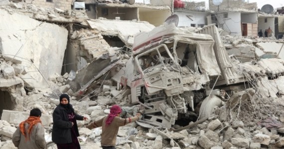 Aż 58 osób, w tym 36 dzieci zginęło w piątkowym ataku pocisków rakietowych sił reżimowych w Aleppo na północy Syrii. Te dramatyczne informacje przekazało opozycyjne Syryjskie Obserwatorium Praw Człowieka z siedzibą w Wielkiej Brytanii.