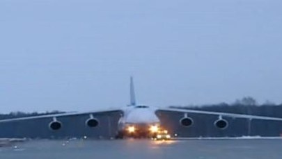 Wypadek na rosyjskim lotnisku. Potężny An-124 ściął kabinę pilotów innej maszyny