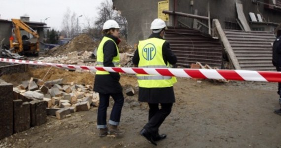 Trzy osoby zostały ranne w katastrofie budowlanej w Katowicach. To pracownicy firmy remontowej. Na miejscu pracuje nadzór budowlany. 
