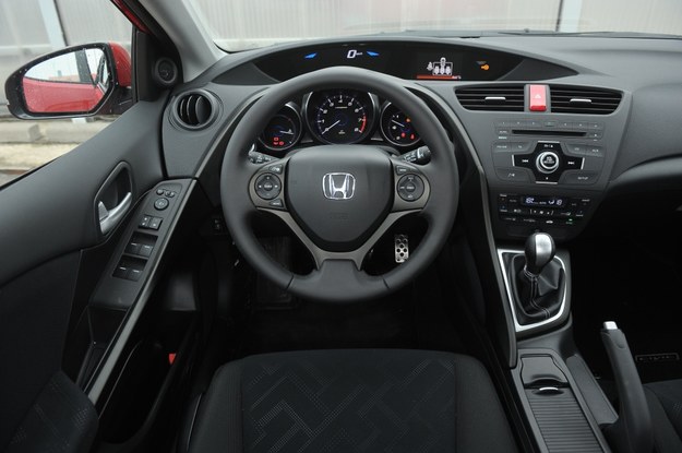 Honda Civic 1.8 iVTEC test magazynauto.interia.pl