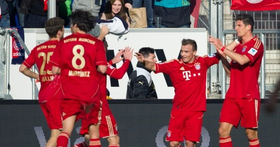 Piłkarze Bayernu Monachium wygrali 1:0 z przedostatnią w tabeli drużyną Hoffenheim i utrzymali 17-punktową przewagę nad Borussią Dortmund w tabeli niemieckiej ekstraklasy. Zwycięstwo w 24. kolejce zapewnił Bawarczykom gol Mario Gomeza.