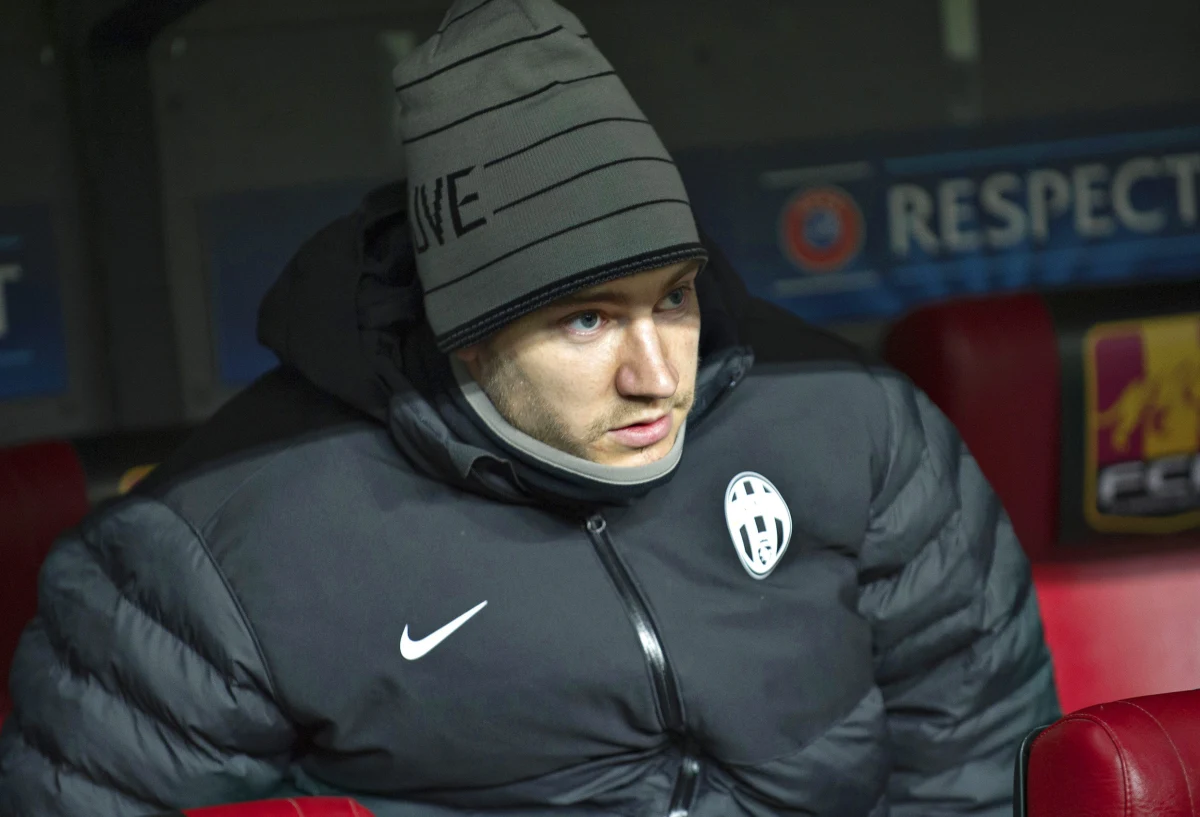 Piłkarz reprezentacji Danii oraz Juventusu Turyn Nicklas Bendtner został zatrzymany przez policję w Kopenhadze za jazdę pod wpływem alkoholu. 25-letni napastnik, wypożyczony do włoskiego zespołu z Arsenalu Londyn, na razie nie występuje na boisku z powodu kontuzji.