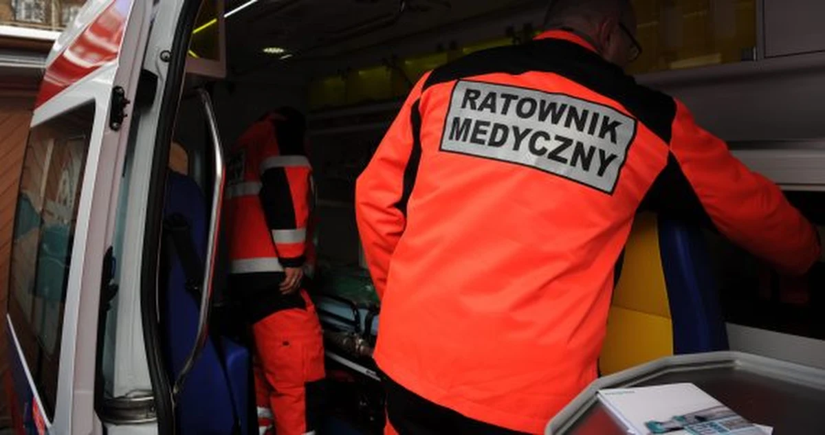 Znane są już wstępne wyniki sekcji zwłok 2,5-latki ze Skierniewic. Na razie nie sposób określić, czy gdyby lekarz dotarł wcześniej, dziecko by żyło. Przypomnijmy, karetka przyjechała dopiero po drugim wezwaniu. Wtedy okazało się, że Dominice nie można było podać tlenu, bo butle były puste.