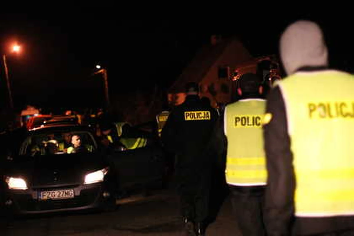 Chwilowa nieuwaga, czy może poważniejsze zaniedbanie? Śledczy badają stopień odpowiedzialności rodziców 3,5-letniej Julii z Pierzwina w pobliżu Zielonej Góry. W ostatni piątek dziewczynka zniknęła z podwórka, na którym się bawiła. Została odnaleziona w sobotę rano, ponad dwa kilometry od domu. 