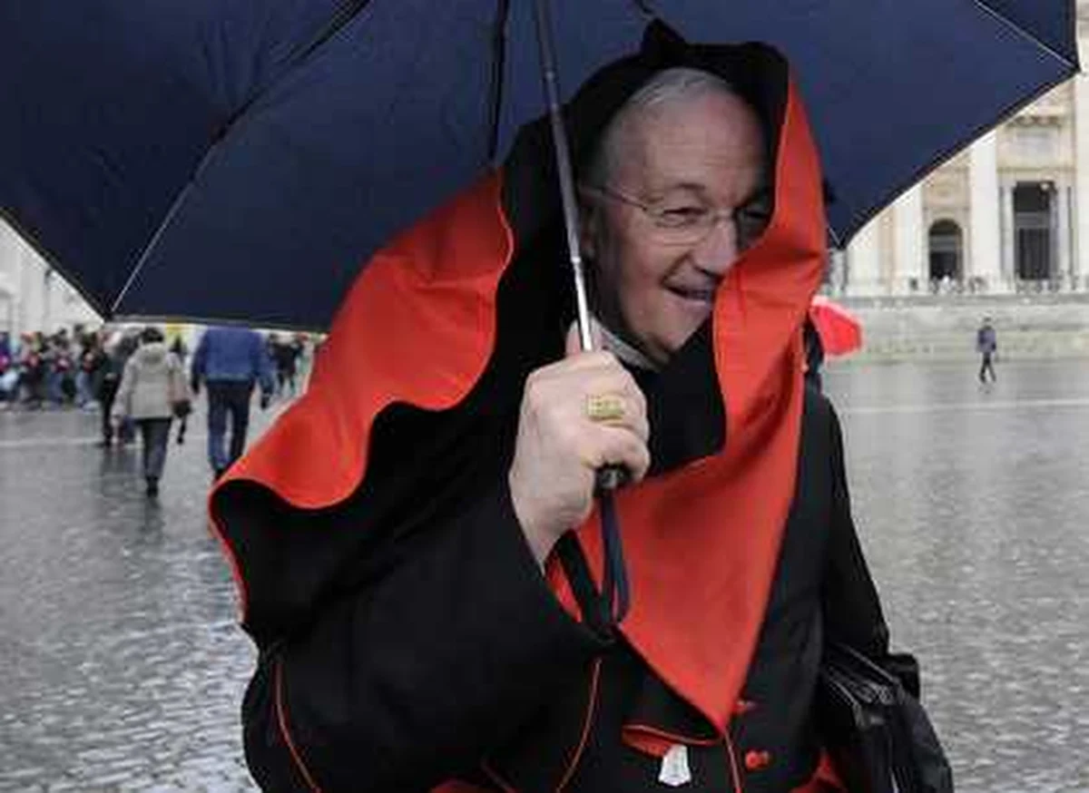 "Ze strony Kolegium Kardynalskiego nie ma żadnego pośpiechu w sprawie wyznaczenia daty konklawe" - powiedział rzecznik Watykanu. Ksiądz Federico Lombardi pytany, o to, czy w Niedzielę Palmową 24 marca będzie już nowy papież, odpowiedział: jest to prawdopodobne i takie jest pragnienie. Ale - jak podkreślił - nie ma pewności. W środę do Rzymu dotarł kardynał Kazimierz Nycz. Oznacza to, że polscy duchowni są już w komplecie na konklawe. 