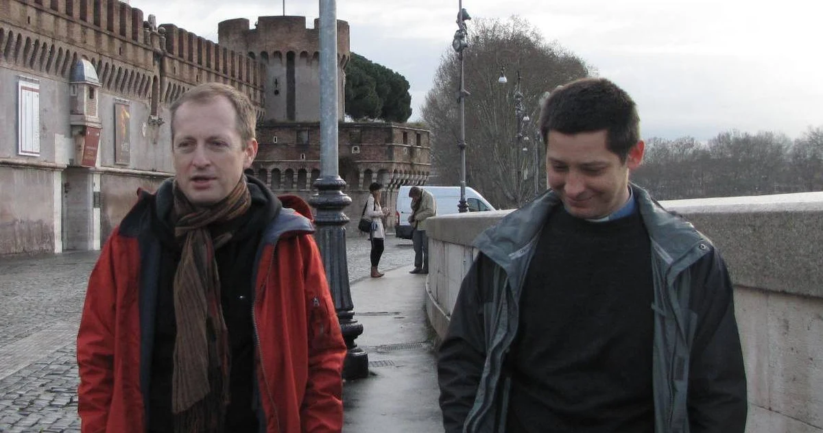 "Płonne nadzieje, żebyśmy jeszcze dziś poznali nazwisko nowego papieża. Nie ma mocnego faworyta. Konklawe potrwa trzy lub cztery dni" - mówi z Rzymu ks. Przemysław Śliwiński, gość Kontrwywiadu RMF FM. "Dzisiejszy poranek to ostatni moment, kiedy kardynałowie orientują się, kto na kogo stawia. Zbierają informacje, czasem wydedukowane z przypadkowych słów. W Kaplicy Sykstyńskiej nie będzie już debat i pertraktacji. To zakazane" - podkreśla.