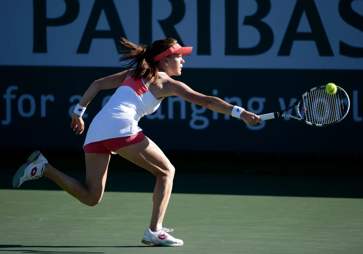 Rozstawiona z numerem trzecim Agnieszka Radwańska odpadła w 1/8 finału turnieju WTA na twardych kortach w amerykańskim Indian Wells (pula nagród 5,03 mln dol.). W czwartej rundzie polska tenisistka przegrała z Rosjanką Marią Kirilenko (nr 13.) 1:6, 6:4, 5:7.