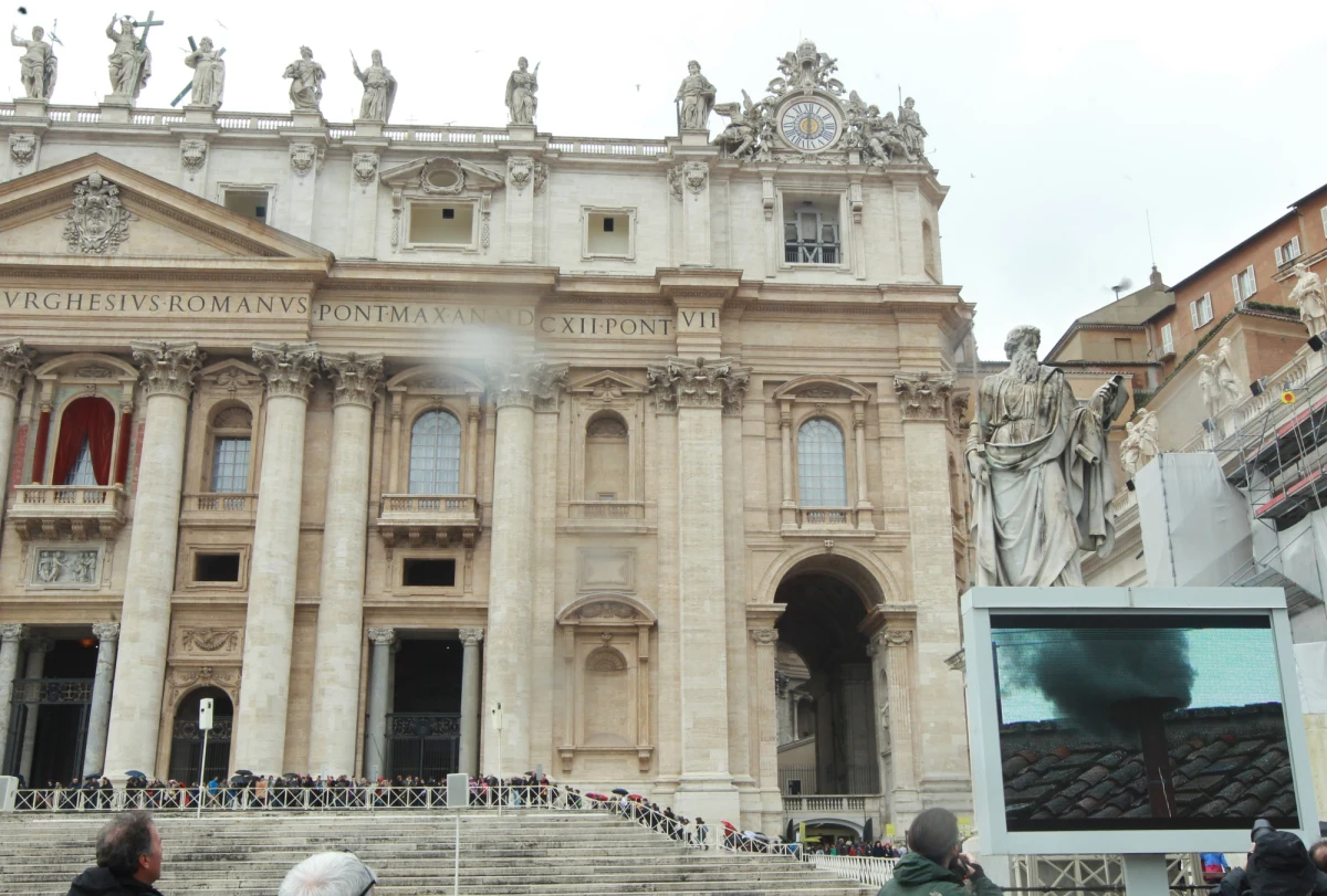 Jeśli potwierdzą się nieoficjalne przypuszczenia, papież zostanie wybrany jutro. Z kolei ze źródeł dyplomatycznych wynika, że inauguracja nowego pontyfikatu jest planowana na 19 marca. 
