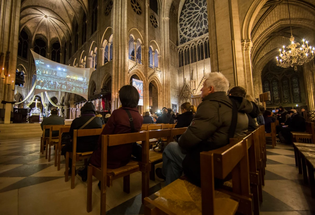 Rozpoczyna się być może nowa era Kościoła Katolickiego – twierdzą francuscy komentatorzy. Podkreślają, że nie przez przypadek Argentyńczyk wybrał imię Franciszek – nawiązując do Świętego Franciszka z Asyżu. 