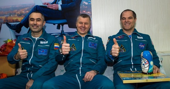 Trzech astronautów z załogi Międzynarodowej Stacji Kosmicznej (ISS) - Rosjanie Oleg Nowickij i Jewgienił Tarełkin oraz Amerykanin Kevin Ford - powróciło na Ziemię. Ich misja trwała 144 dni - poinformował agencję NASA rosyjski Ośrodek Kontroli Lotów. 