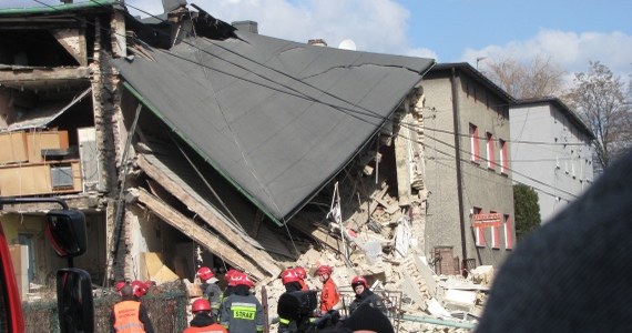Po wybuchu gazu zawaliła się część dwukondygnacyjnego budynku mieszkalnego w Siemianowicach Śląskich. Z gruzów wydobyto dwóch rannych mężczyzn. Informację o wybuchu dostaliśmy od naszego słuchacza na Gorącą Linię RMF FM.  