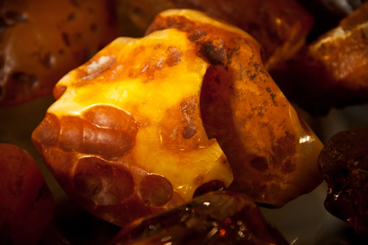 4 dni potrwają Targi Bursztynu, Biżuterii i Kamieni Jubilerskich, które ruszyły w Gdańsku. Prezentuje się na nich 450 wystawców z kilkunastu krajów. Mniej więcej 60 procent pokazywanej tam biżuterii wykonana jest z bursztynu.