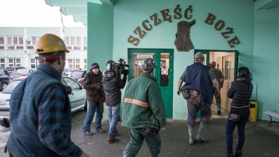 Dwaj górnicy z "Rudnej" wciąż w szpitalu. Dziś wizja lokalna w kopalni