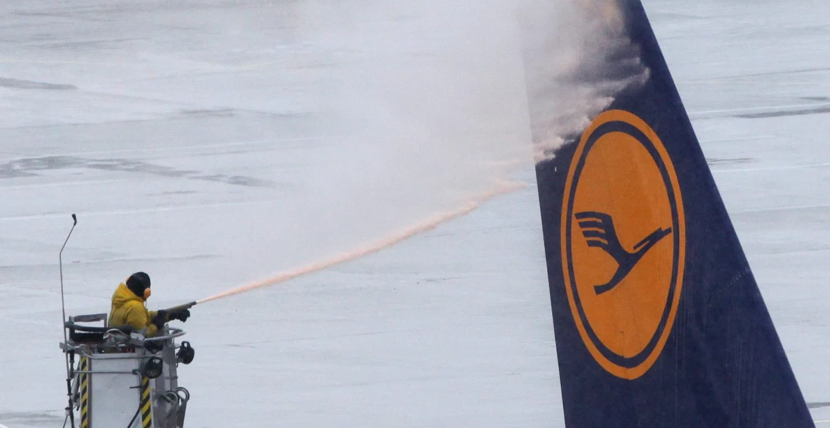 Na dziś personel naziemny Lufthansy na niemieckich lotniskach zapowiedział strajk ostrzegawczy. To oznacza chaos na lotniskach, także w Polsce. Wiadomo już, które samoloty nie przylecą do Polski i które rejsy do Niemiec zostały odwołane.