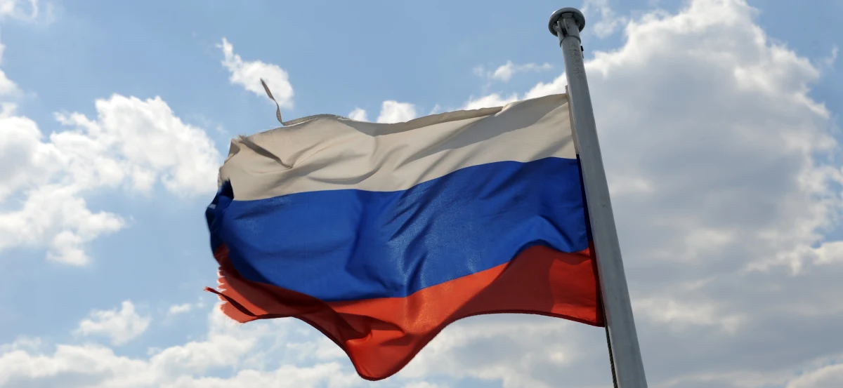 Okazuje się, że zakładnikami antyamerykańskiej paranoi w Rosji stały się także... dzieci. Urzędnicy w ostatniej chwili zablokowali wyjazd 12-letniej dziewczynki z domu dziecka w Jekaterynburgu. Nie spodobało im się, że chore dziecko ma być operowane w USA.