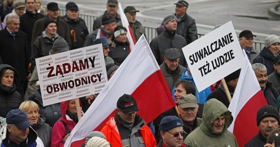 Mieszkańcy z Suwałk i okolic będą dziś protestować przeciwko opóźnieniom przy wycenie ich posesji pod obwodnicę Augustowa. Z tego powodu przez co najmniej siedem godzin będzie zablokowana krajowa "ósemka" w stronę granicy z Litwą. 