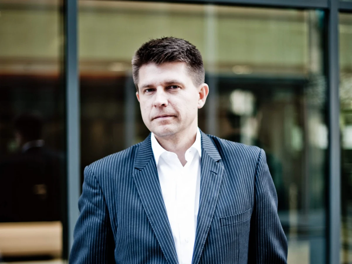 Przy tego typu trudnościach budżetowych wydaje mi się, że podatek VAT nie zostanie obniżony. To byłby za duży ubytek w dochodach – mówi w rozmowie z Krzysztofem Berendą przewodniczący Towarzystwa Ekonomistów Polskich Ryszard Petru. Jak dodaje, nie przewiduje jednak podwyżki innych podatków. „Raczej będzie to utrzymanie stawki podatkowej i ewentualnie lekkie przycinanie wydatków w przyszłym roku” – tłumaczy.